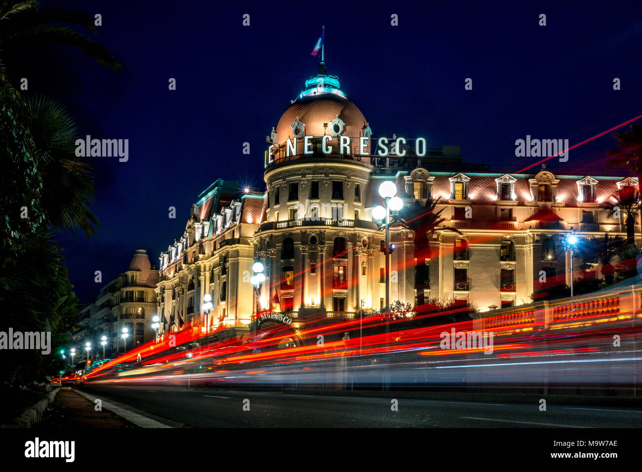 Hotel Negresco in der Nacht, Promenade des Anglais, Nizza Stockfoto