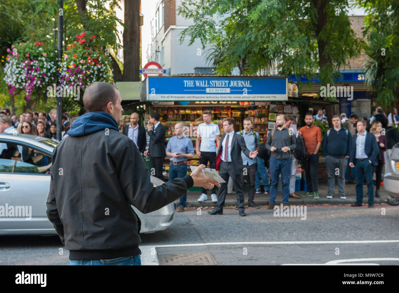 London. Peack Stunde, St. John's Wood Tube Station. Vereinigtes Königreich. Stockfoto