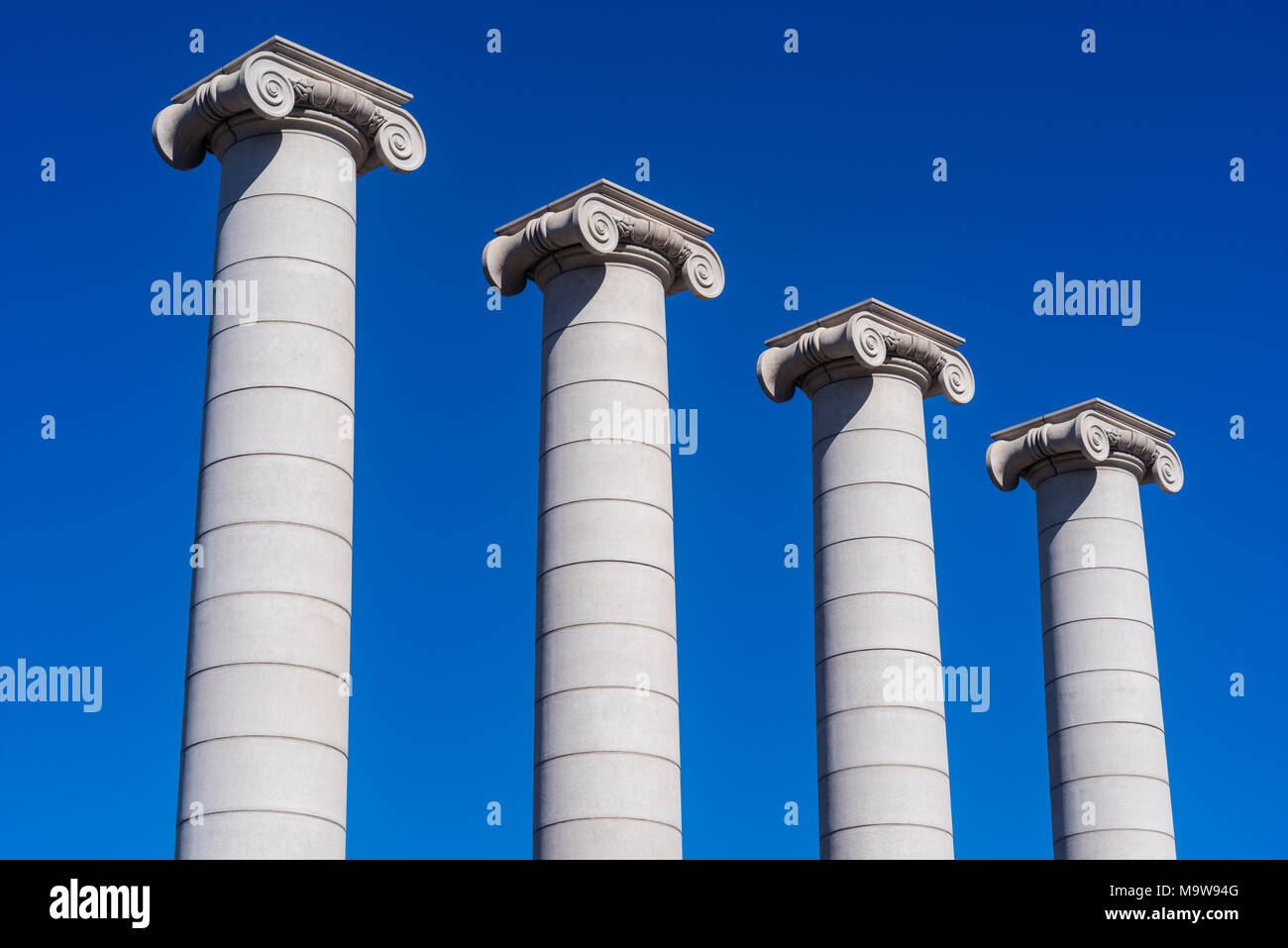 Die vier Spalten Monument des Architekten Puig i Cadafalch, Barcelona, Katalonien, Spanien, Europa. Stockfoto