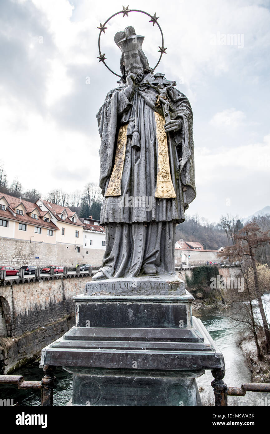 Christus auf der Brücke Skofja Loka in Slowenien Stockfoto
