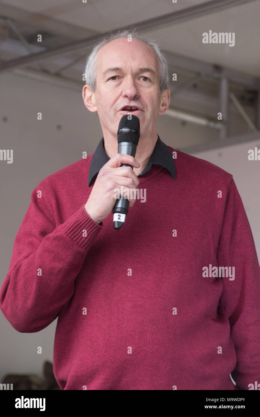 24/03/2018: Leeds: Vereinigtes Königreich: Richard Corbett - Mdep bei der Great Northern März Kundgebung gegen Brexit von Leeds für Europa und S organisiert Stockfoto