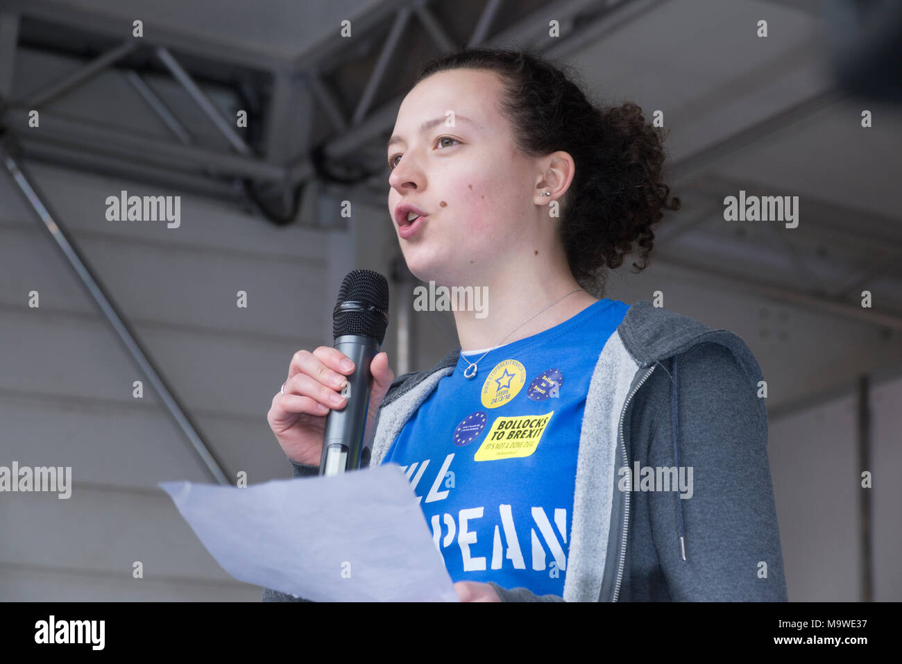 24/03/2018: Leeds: Vereinigtes Königreich: Jess Moll von Wissenschaftlern für die EU bei der Great Northern März Kundgebung gegen Brexit organisiert von Leeds f Stockfoto