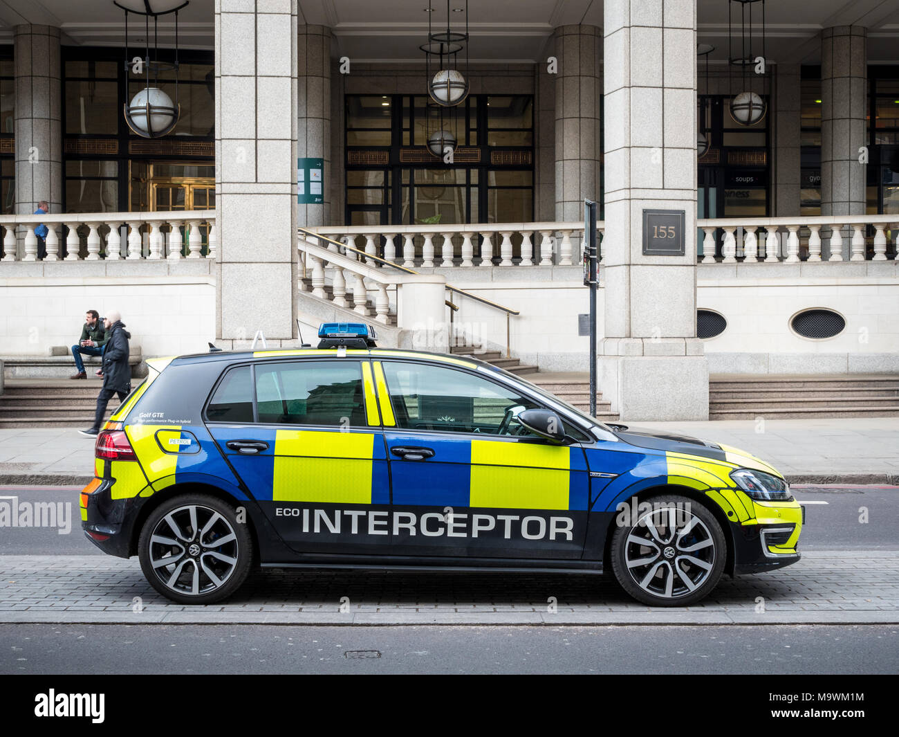 Eco Polizei Interceptor Auto - Stadt der Londoner Polizei mit einem VW Golf GTE Hybrid als schnelle Reaktion interceptor Stockfoto