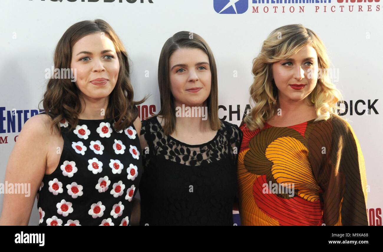 Los Angeles, CA, USA. 28. März, 2018. Lexie Roth, Katie Henoch, Gillian Gordon in der Ankunftshalle für CHAPPAQUIDDICK Premiere, Samuel Goldwyn Theater, Los Angeles, CA 28. März 2018. Credit: Dee Cercone/Everett Collection/Alamy leben Nachrichten Stockfoto