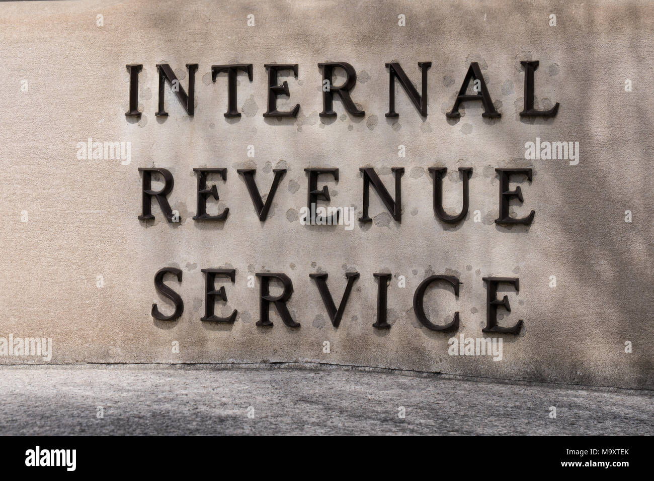 WASHINGTON, DC - 14. MÄRZ 2018: Internal Revenue Service Schild am IRS Gebäude in Washington, DC Stockfoto