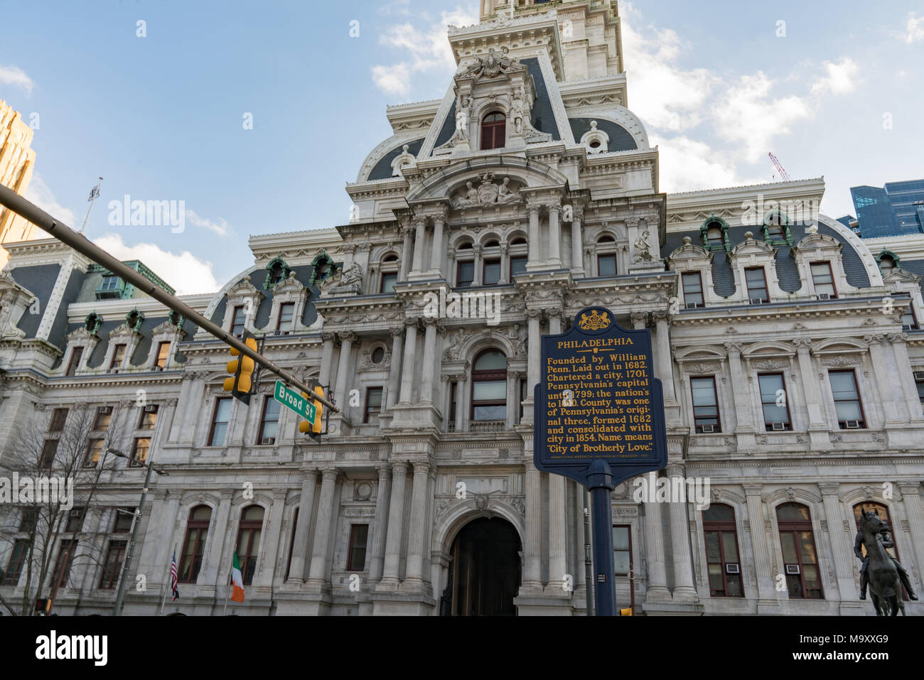 PHILADELPHIA, PA - 10. MÄRZ 2018: Historisches Rathaus Gebäude in der Innenstadt von Philadelphia, Pennsylvania Stockfoto