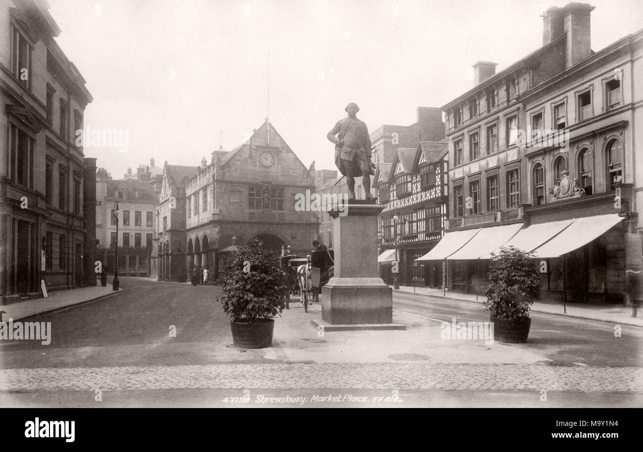 Jahrgang 19 Foto - Vereinigtes Königreich - Shrewsbury - Marktplatz und Lord Clive Denkmal Stockfoto