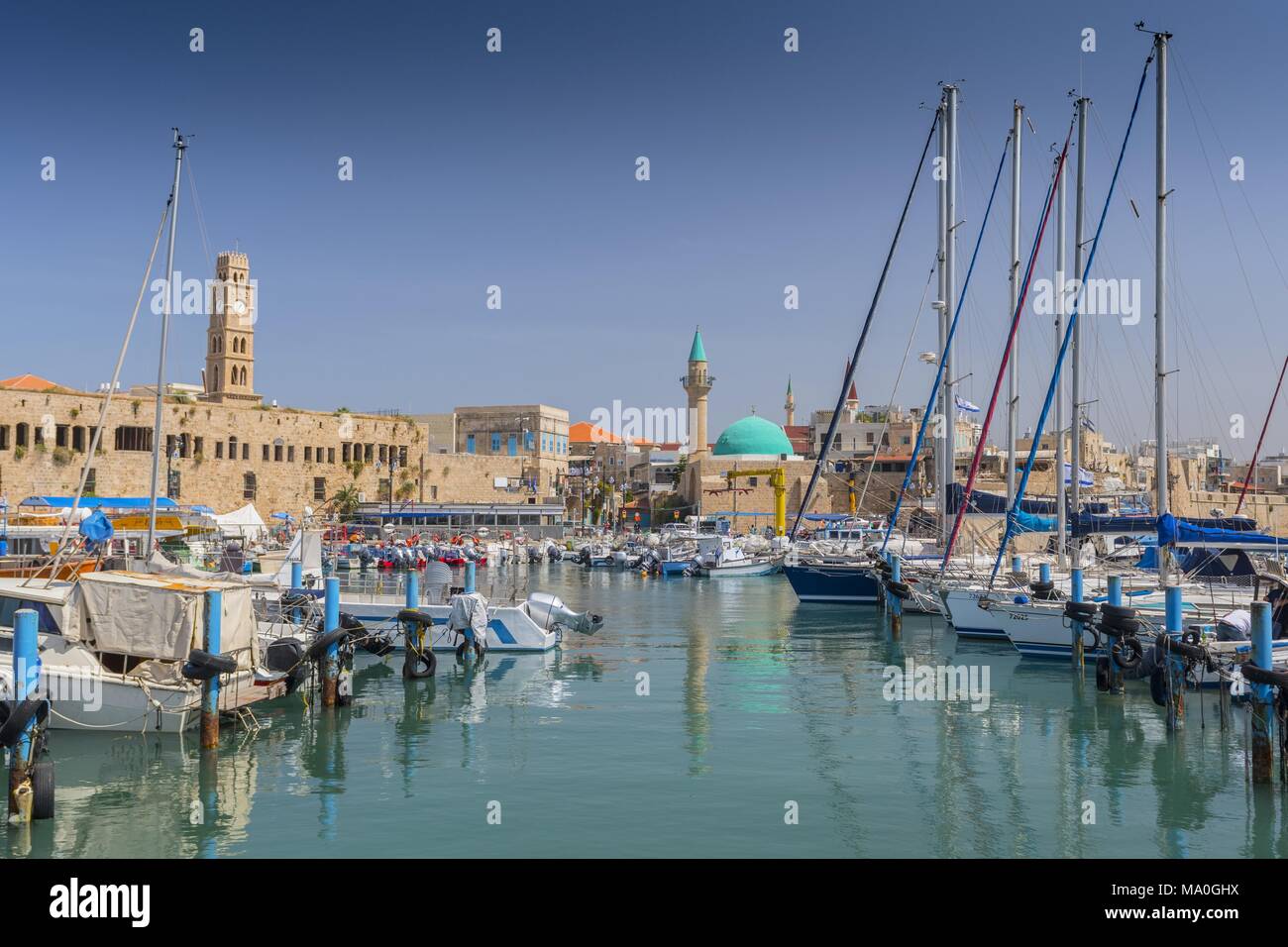 Der alte Hafen und einem Fischereihafen in Acre (Akko), westlichen Galiläa, Israel. Stockfoto