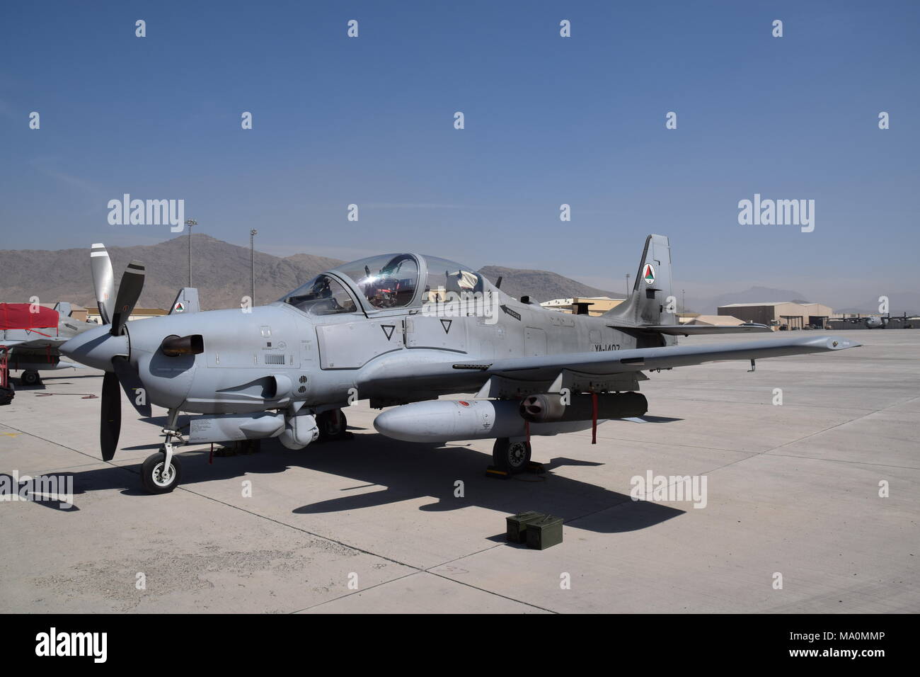 Eine A 29 Super Tucano Light Attack Flugzeuge Der Afghanischen Luftwaffe Sitzen Auf Dem Asphalt Auf Kabul Militarischer Flughafen Stockfotografie Alamy