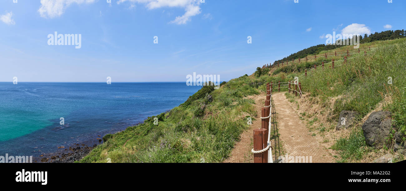 Olle Wanderweg Nr. 19 in Hamdeok Seoubong Peak. Der Höhepunkt ist eine Art von Kapstadt und in der Nähe der Hamdeaok Strand entfernt. Der Kurs beginnt am Jocheon Dongsan Manse Stockfoto