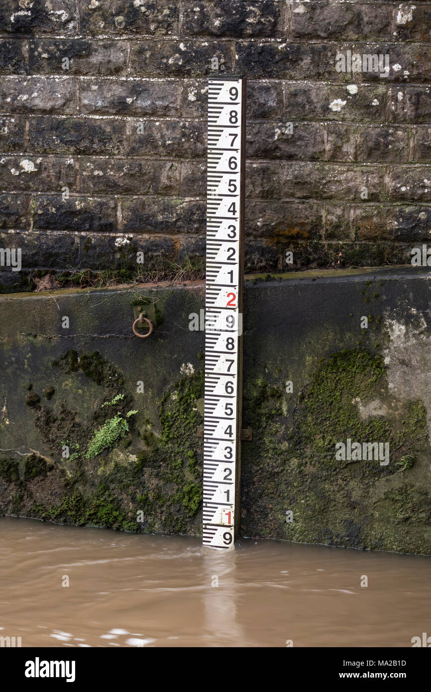 Fluss Tiefenlehre Hochwasser Hochwasser Stockfoto