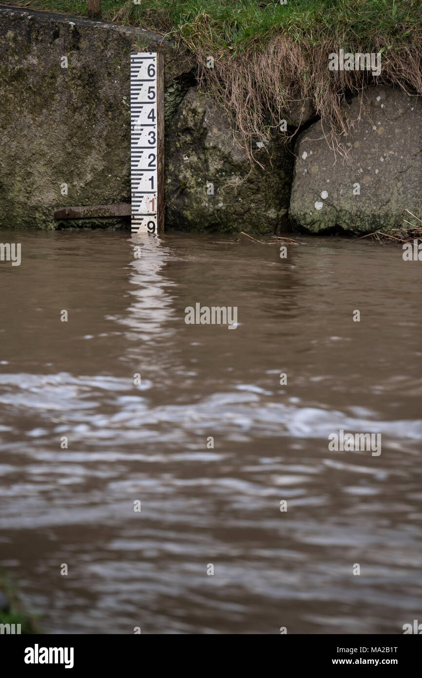Fluss Tiefenlehre Hochwasser Hochwasser Stockfoto