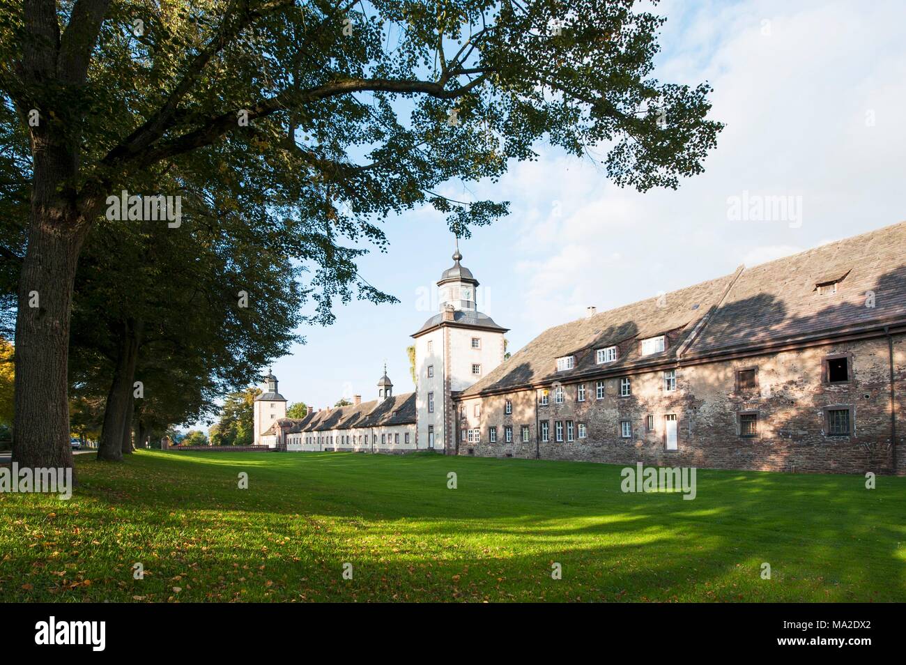 Schloss Corvey - Die äußere Bailey mit Türmen Stockfoto