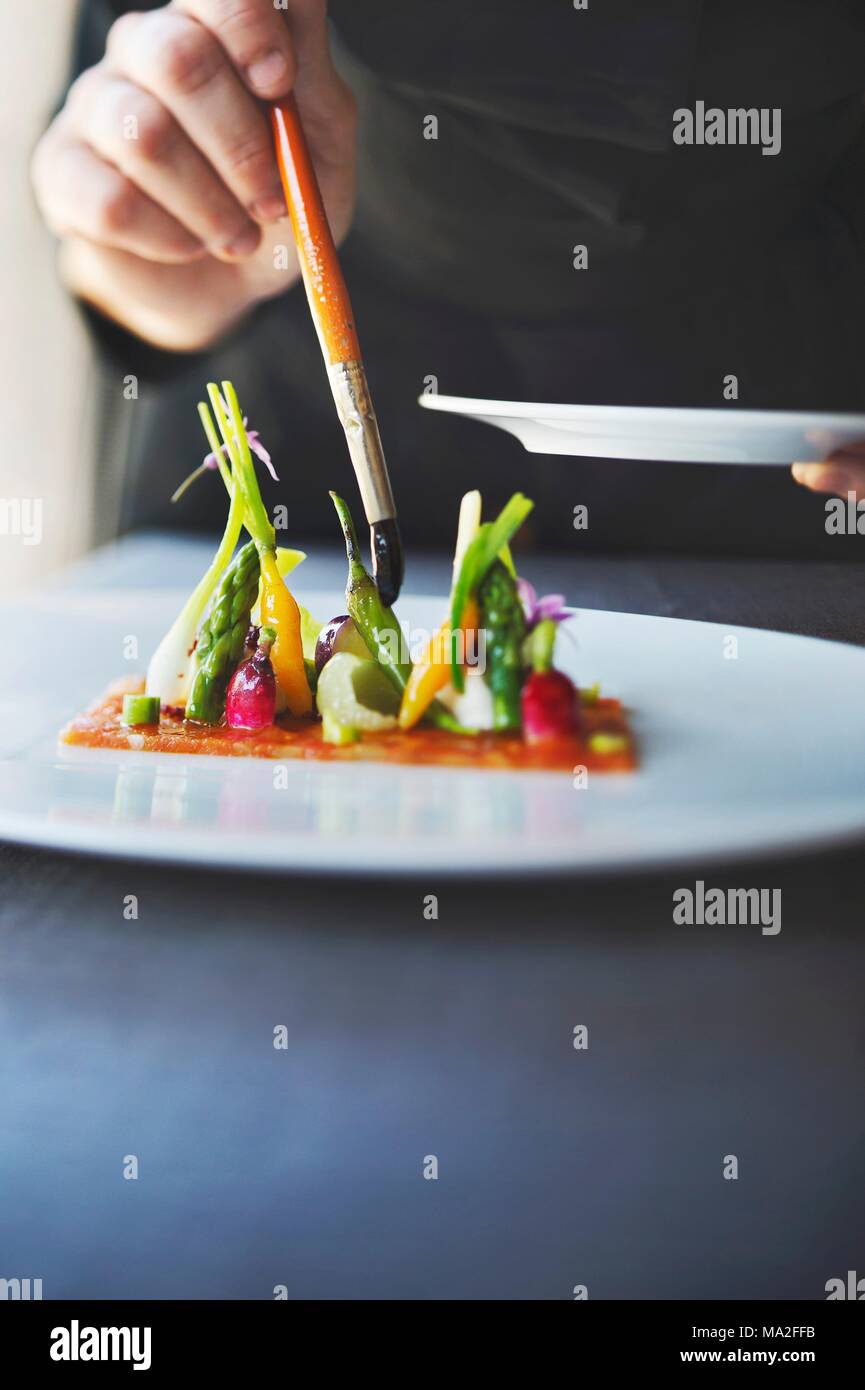 Ein Gericht aus dem restaurant Xarma in San Sebastián, Spanien Stockfoto