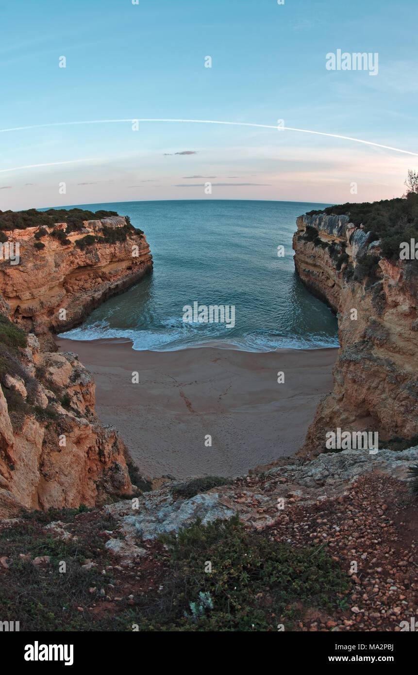 Erkunden wüste Strände in Lagoa, Algarve, Portugal. Fish-eye Shot Stockfoto