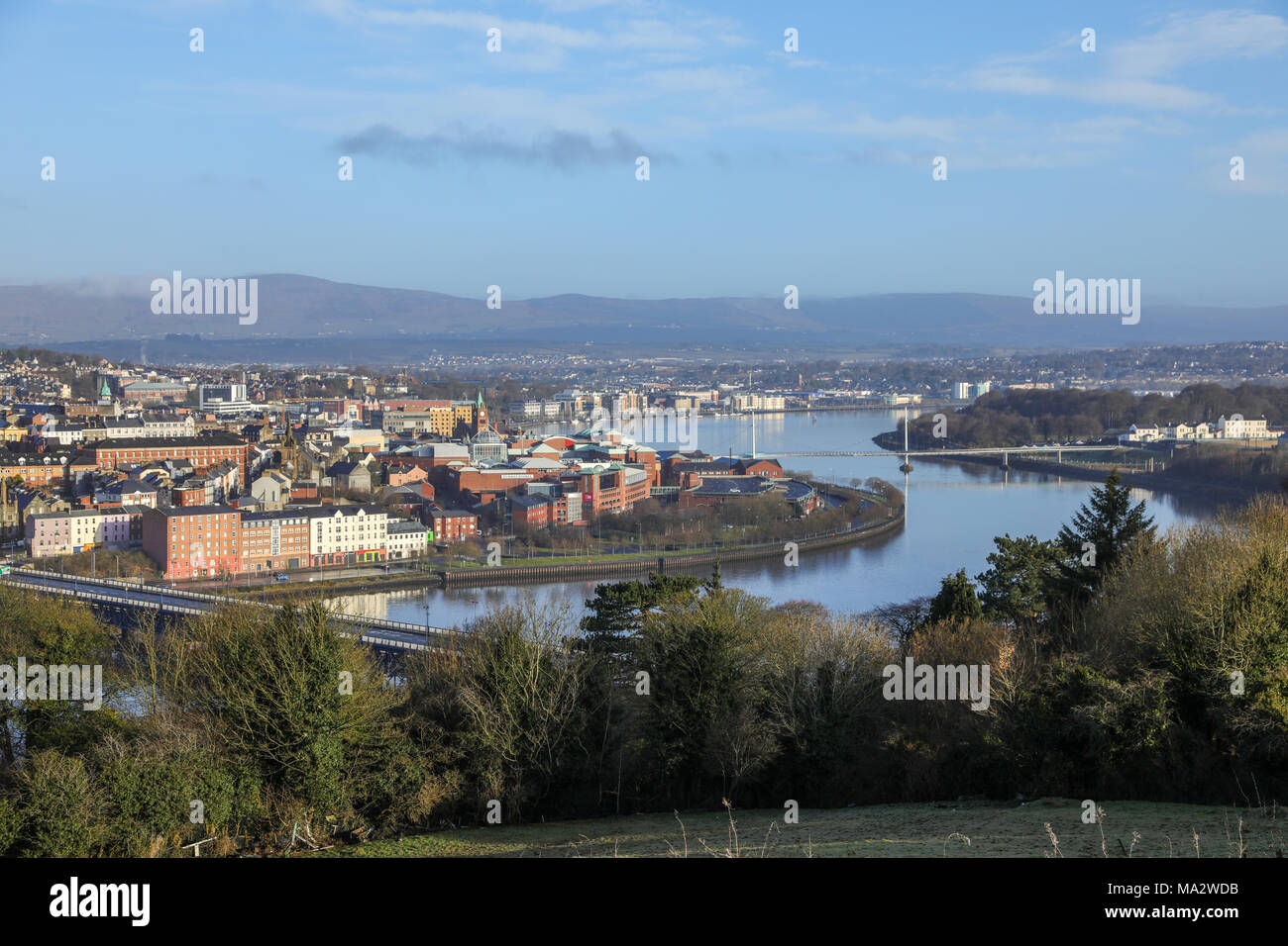 Derry Londonderry und den Fluss Foyle, Nordirland. Stockfoto