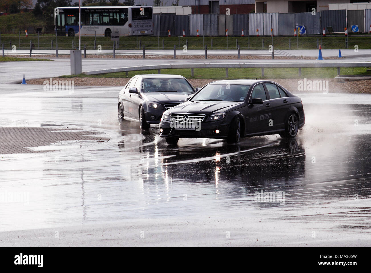 Mercedes C 63 AMG auf dem Bock Pan in der Mercedes-Benz World, Brooklands in Weybridge, England. Stockfoto