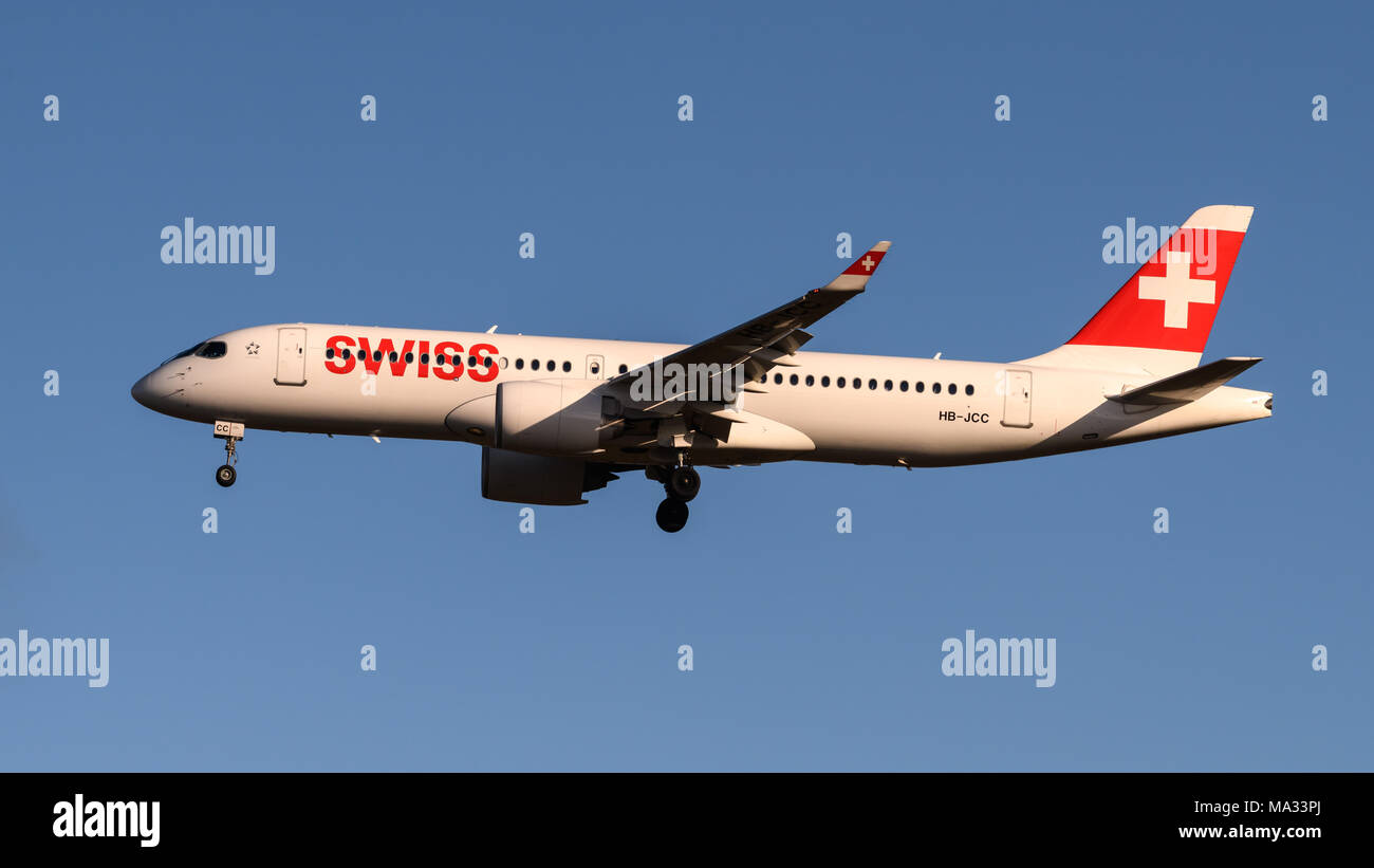 Swiss Air Bombardier Landung Stockfoto