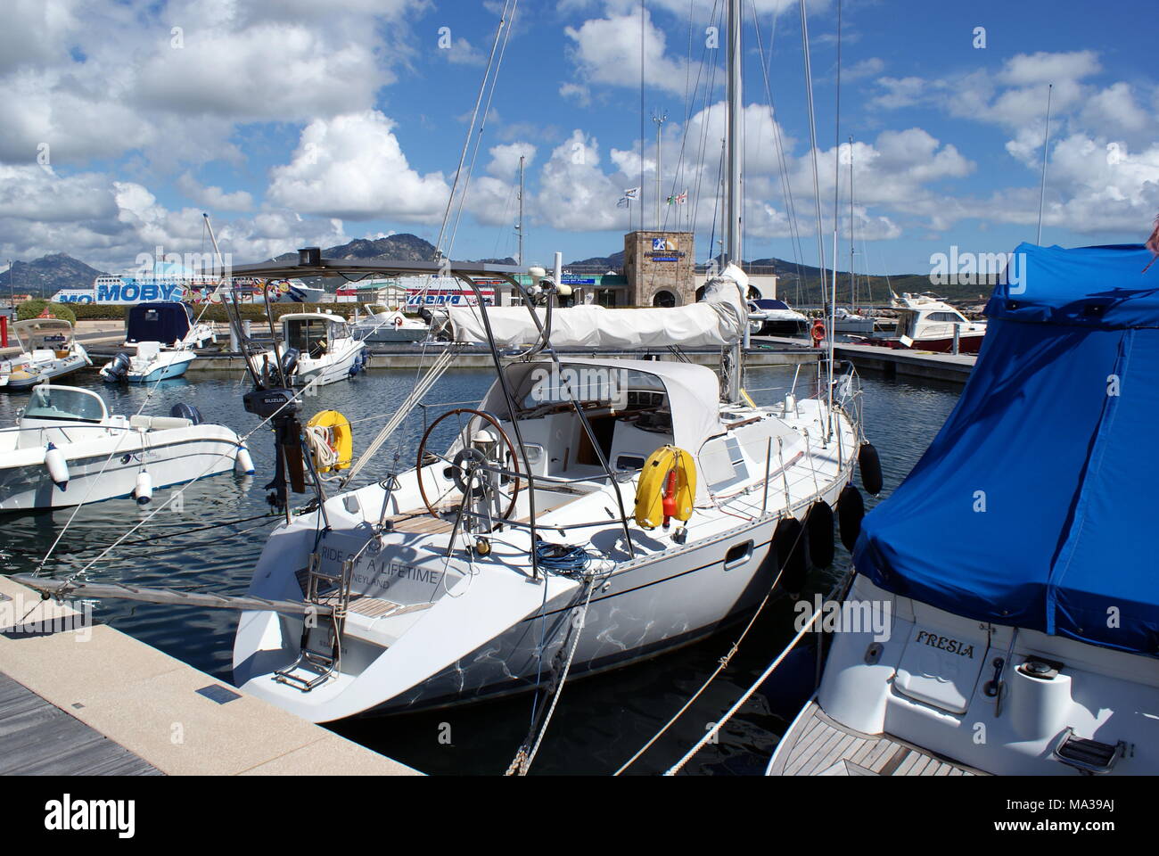Boote im Hafen von Olbia, Olbia, Sardinien, Italien günstig Stockfoto
