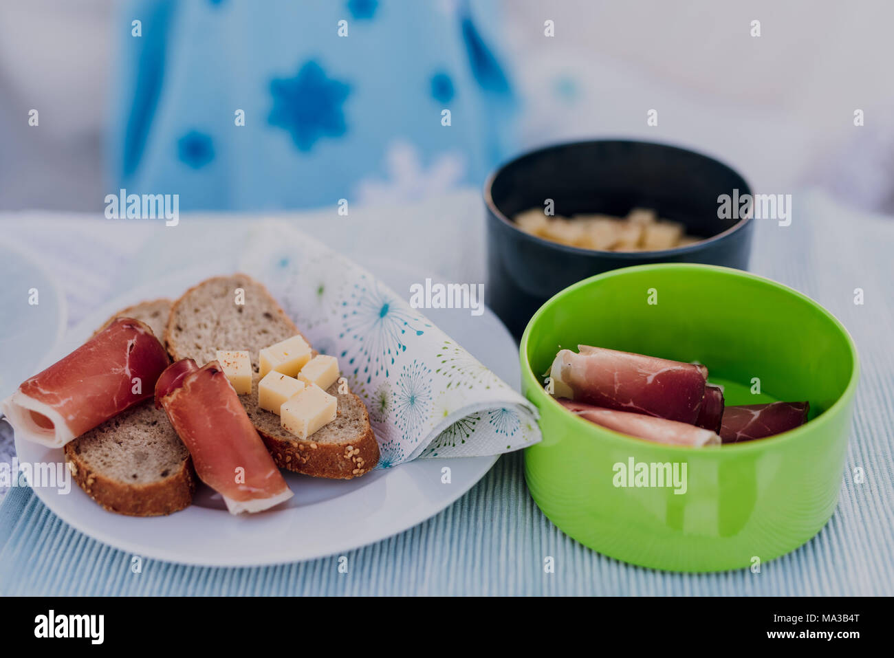 Tisch im Freien, Snack, Detail, Winter, Stockfoto