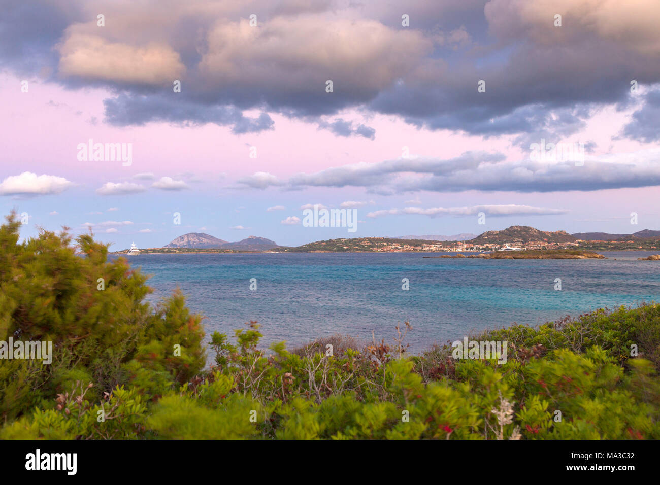 Porto Rotondo in der Dämmerung, Portisco (Olbia) Costa Smeralda, Provinz Olbia-Tempio, Sardinien, Italien Stockfoto