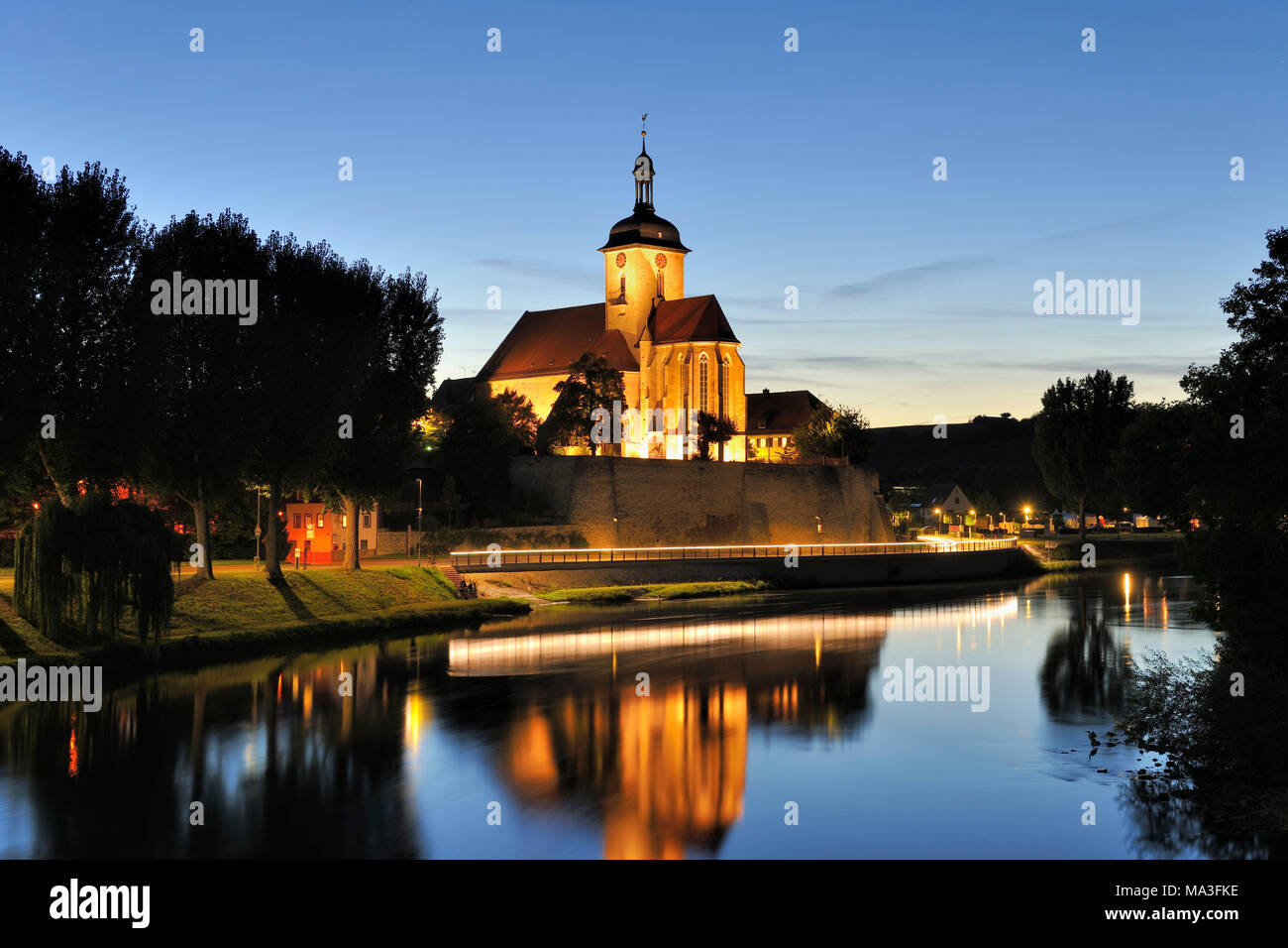 Deutschland, Baden-Württemberg, Lauffen am Neckar, Kirche der Heiligen Regiswindis Stockfoto
