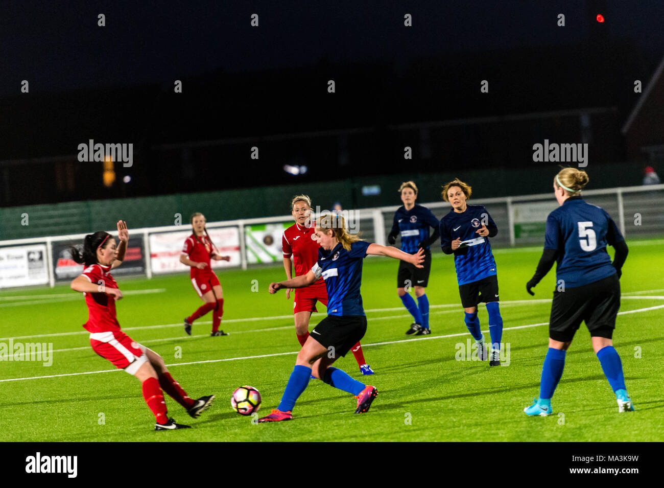 Aveley Essex, 29. März 2018, BBC Essex Frauen Pokalspiel, Brentwood Town Damen, blau, (0) Vs C&K Basildon (7) in Rot Credit Ian Davidson Alamy leben Nachrichten Stockfoto