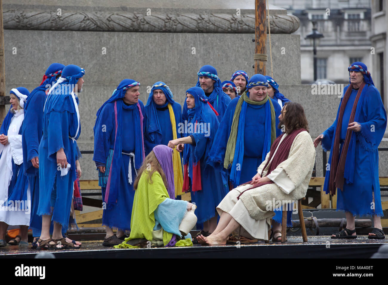 London, UK, 30. März 2018, die Passion Jesu fand in Trafalgar Square. Jetzt im 9. Jahr es ist eine kostenlose Leistung mit über 100 Akteure und Freiwilligen aus der Wintershall Spieler die an dem Tag, an dem Jesus geglaubt wird verhaftet und gekreuzigt. © Keith Larby/Alamy leben Nachrichten Stockfoto