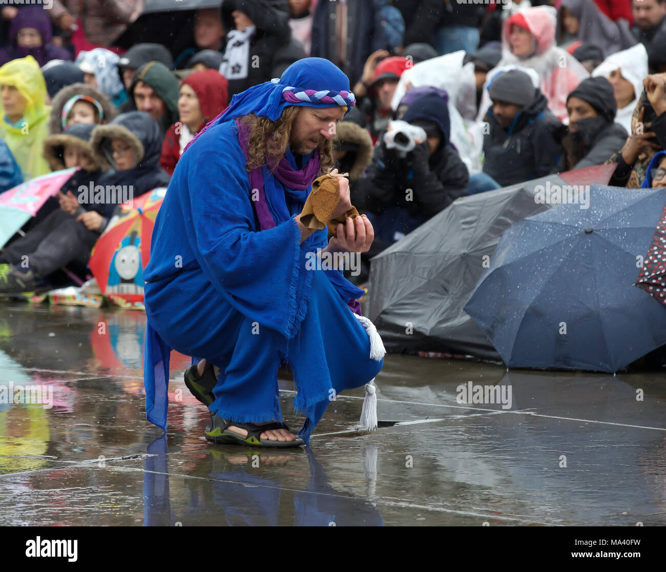 London, UK, 30. März 2018, die Passion Jesu fand in Trafalgar Square. Jetzt im 9. Jahr es ist eine kostenlose Leistung mit über 100 Akteure und Freiwilligen aus der Wintershall Spieler die an dem Tag, an dem Jesus geglaubt wird verhaftet und gekreuzigt. © Keith Larby/Alamy leben Nachrichten Stockfoto