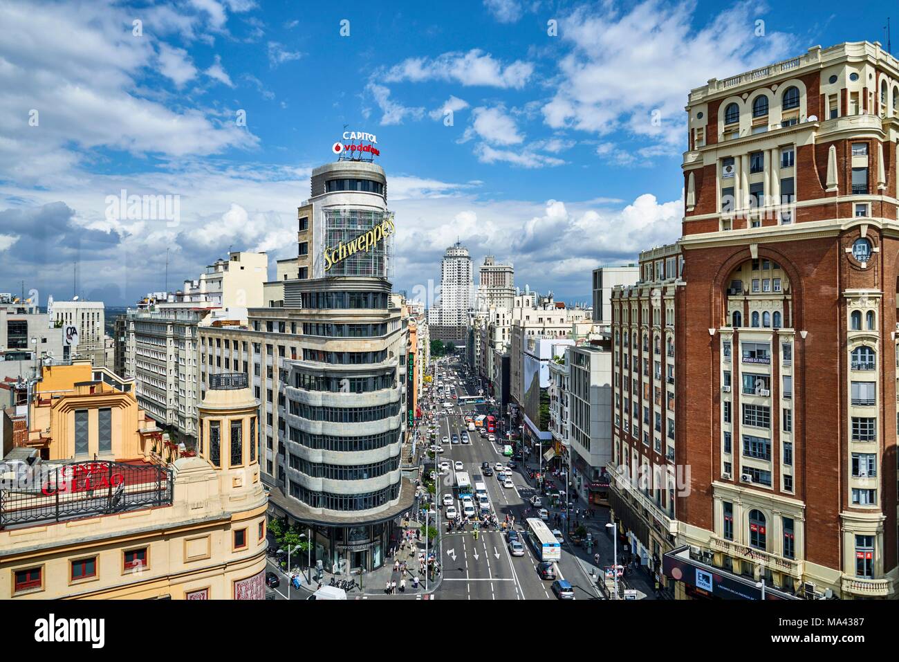Die Einkaufsstraße Gran Via in Madrid, Spanien Stockfoto