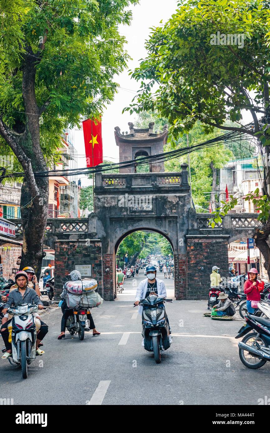 Ein Gateway von der Kaiserzeit in Hanoi, Vietnam Stockfoto