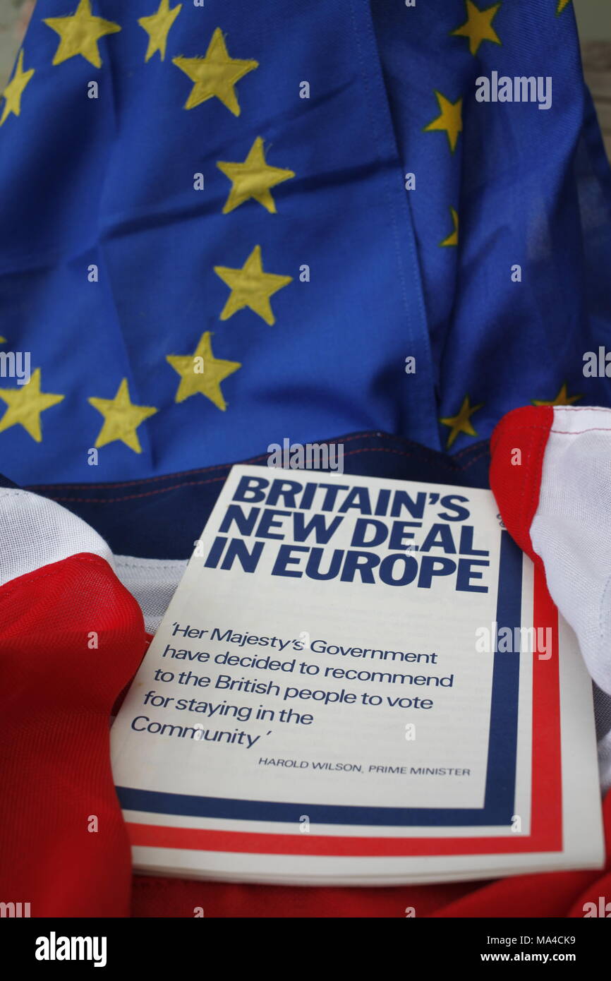Denken Sie daran, die der EU beitreten, Britain's New Deal in Europa historische Referendum Broschüre des 5. Juni 1975, Harold Wilsons, die Prime Minister der Labour Party Stockfoto
