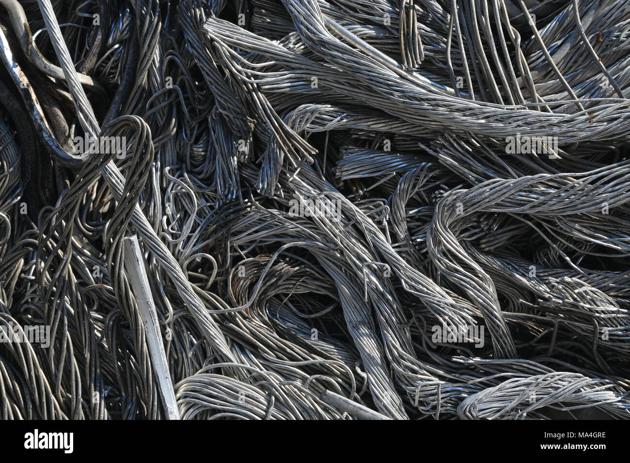 Stapel von Junk, Draht, Metall Papierkorb für Schrott Stockfoto