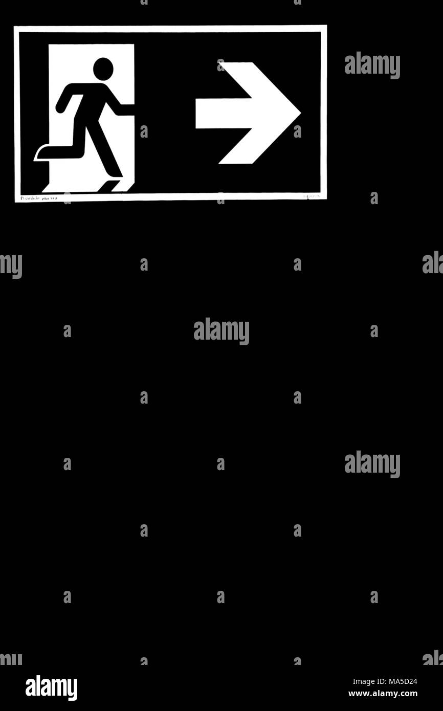 Notausgang Schild und Informationen Zeichen für einen Fluchtweg in abstrakten Schwarz Weiß, Stockfoto