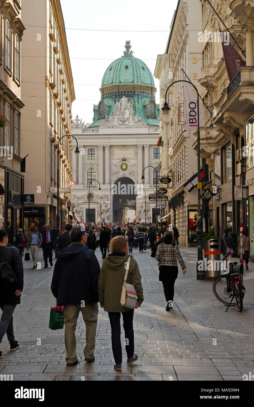Kohlmarkt zur Hofburg, Wien, Österreich Stockfoto