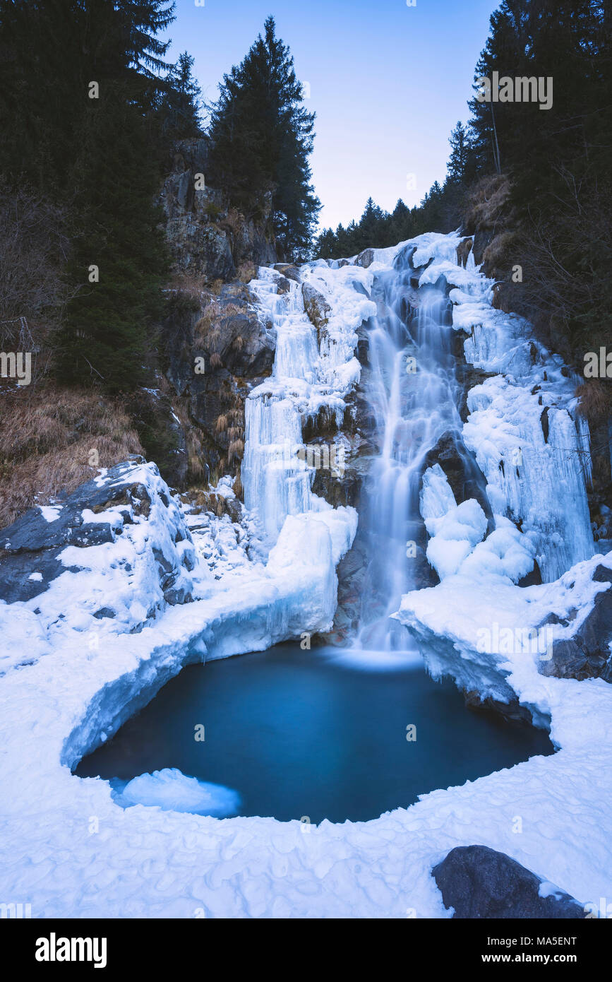 Vò Wasserfall in Scalve Tal, in der Provinz Bergamo, Lombardei, Italien Stockfoto