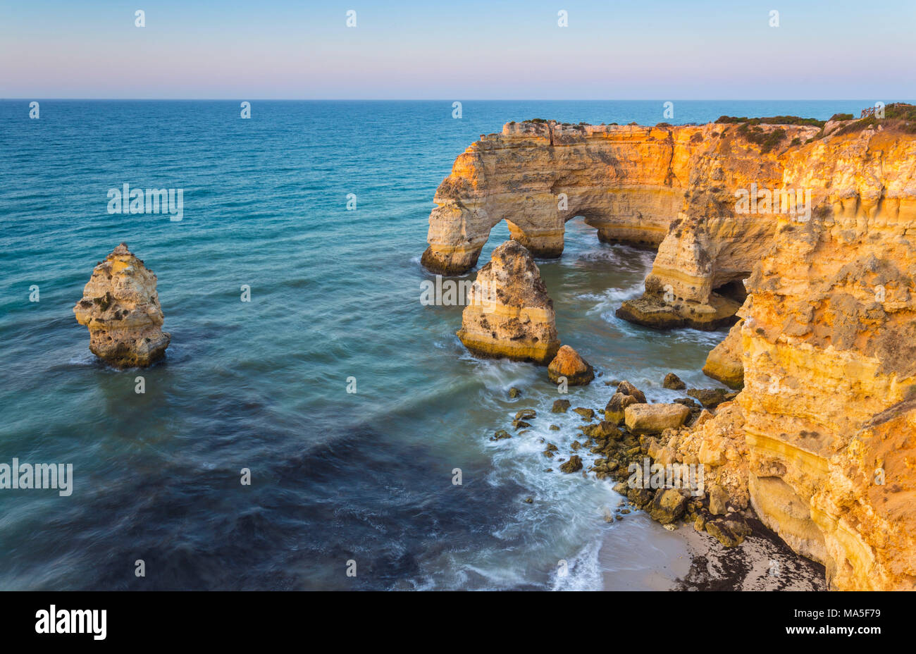 Strand der Algarve, Portugal, Westeuropa. Stockfoto