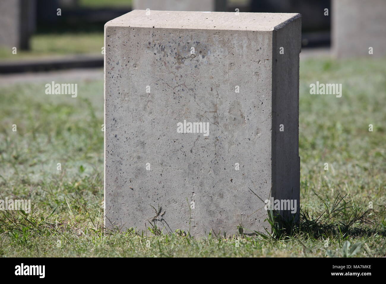 Leerer Grabstein Stockfotos Und Bilder Kaufen Alamy