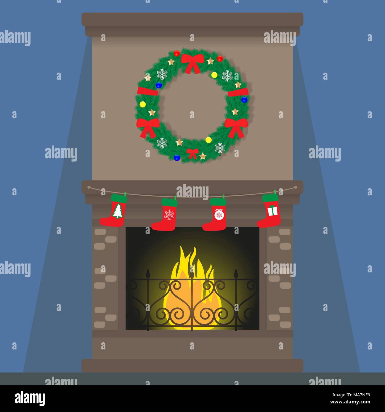 Weihnachten Kamin mit Dekorationen. Weihnachten Kranz, Strümpfe, Flamme Vector Illustration Stock Vektor