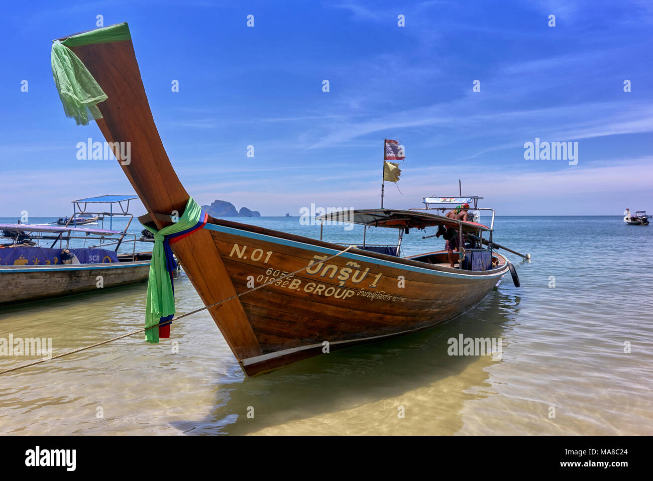 Krabi Beach Thailand. Longtailboot, traditionelle Thailand long tail Boot. Ao Nang Beach Krabi Thailand Südostasien Stockfoto