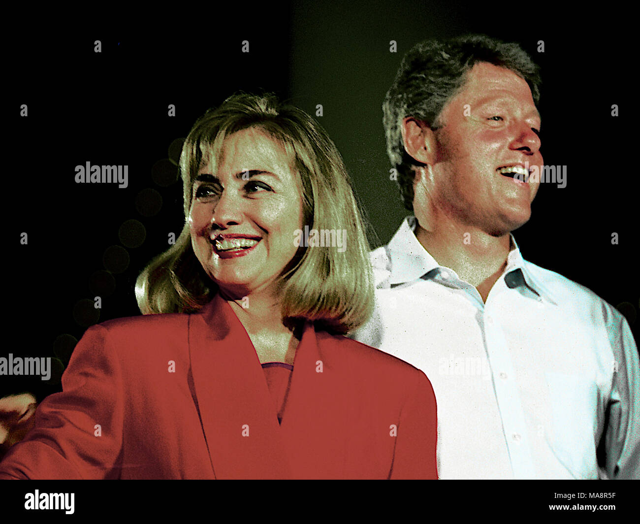 Waco. Texas, USA, 28. August 1992 Clintons auf die Kampagne 1992. William Jefferson Clinton, Hillary Rodham Clinton auf der Bühne der Hängebrücke über den Brazos River in Waco Texas. Credit: Mark Reinstein/MediaPunch Stockfoto