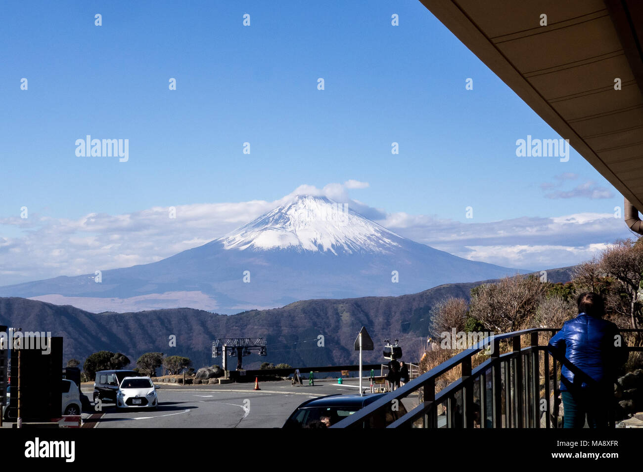 Ein Blick auf den Mount Fuji von Owakudani-bergen aufsteigenden auf dem Berg Hakone in Japan Stockfoto