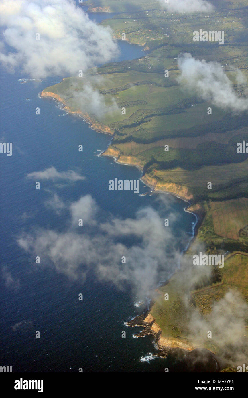 Die Küste der Insel Maui in den Pazifischen Ozean, in Land am Flughafen Kahului, in der hawaiianischen Inseln. Stockfoto