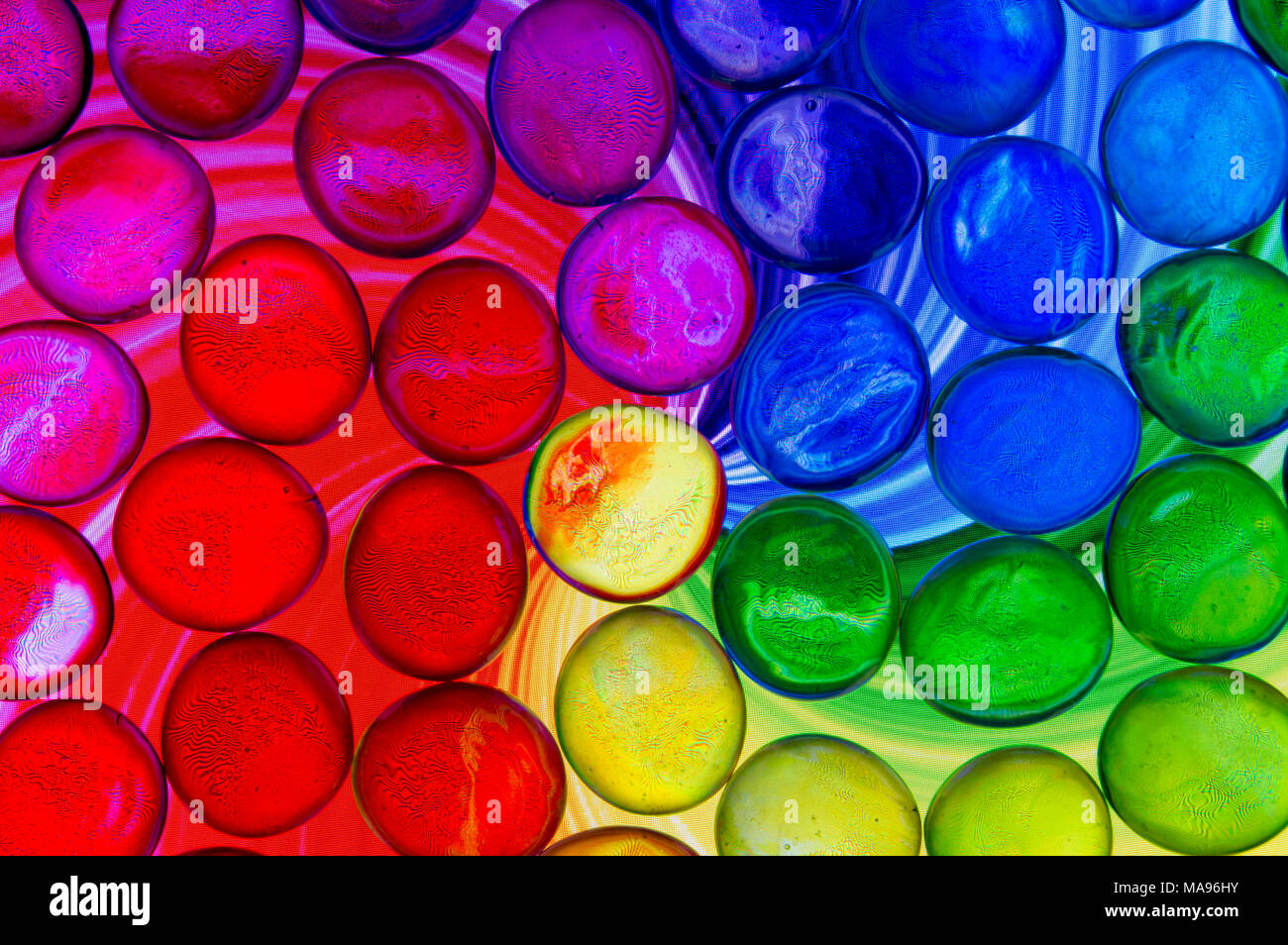 Bunte runde Glas Nuggets/Kiesel Stockfoto