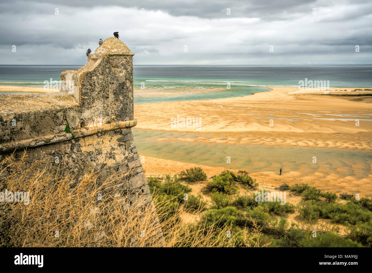 Der Atlantik von Cacela Velha, Algarve, Portugal Stockfoto