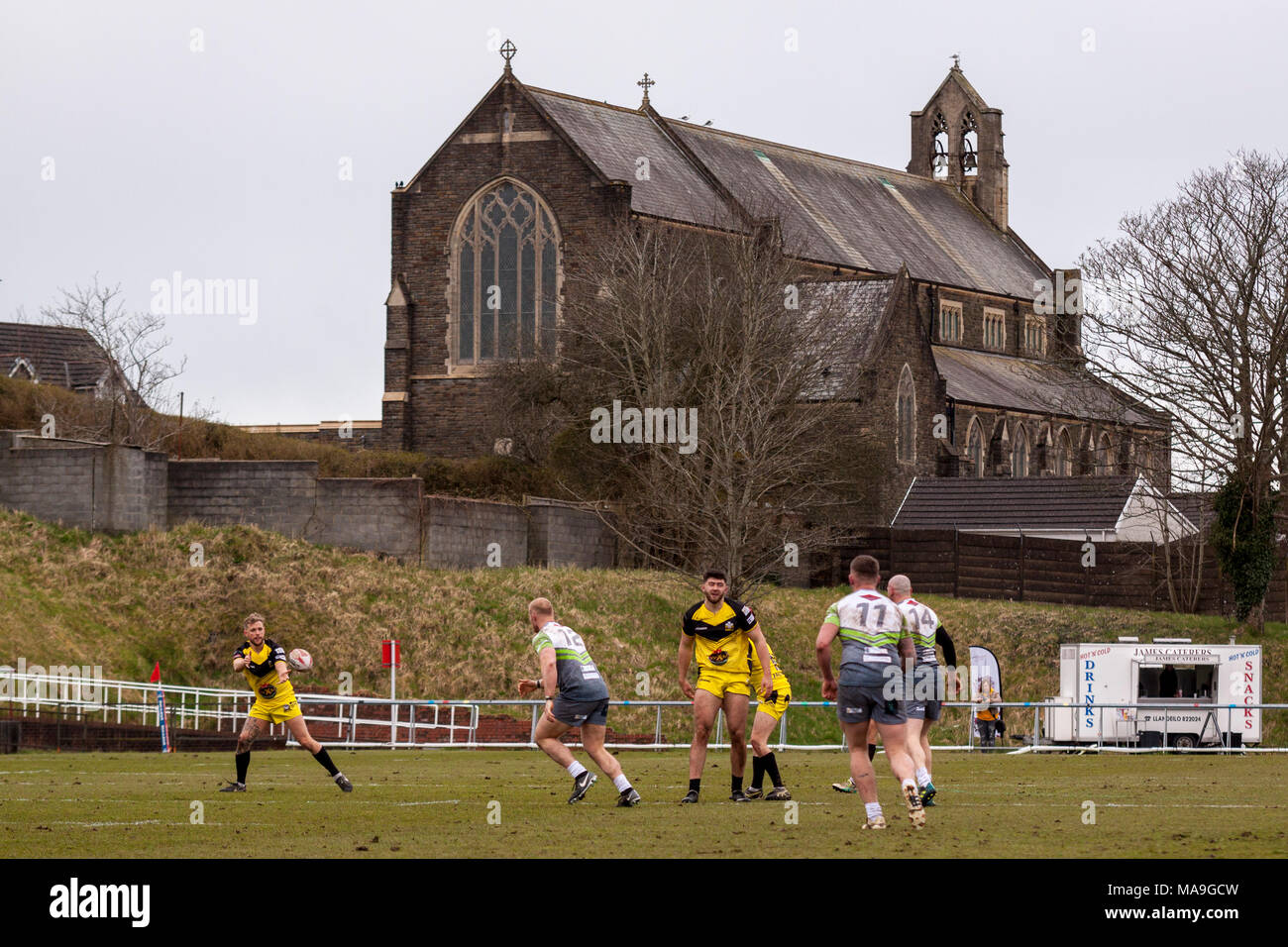 Llanelli, Wales. 29 Mär, 2018. West Wales Räuber face North Wales Kreuzfahrer in einem Betfred Liga 1 Karfreitag Derby bei Stebonheath Park. Lewis Mitchell/Alamy Leben Nachrichten. Stockfoto