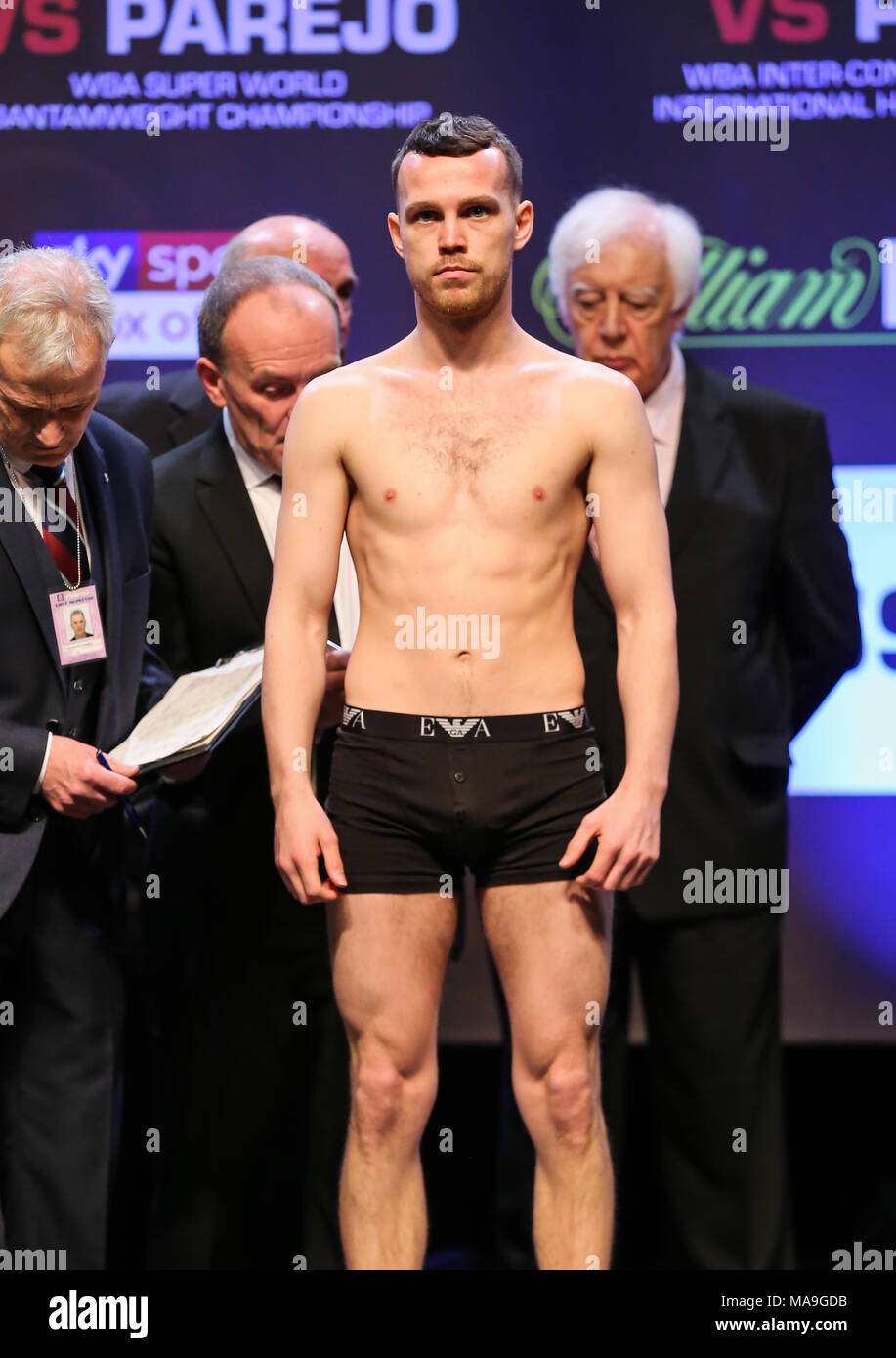 03-30-2018, Motopoint Arena Hall, Cardiff. SEAN MCGOLDRICK SEAN MCGOLDRICK v RICKY WENIG 8st 10lbs 1 oz 8st 9lbs 5oz (Newport) (Southampton) Anthony Josua V Joseph Parker, Unified Welt Titel kämpfen Stockfoto