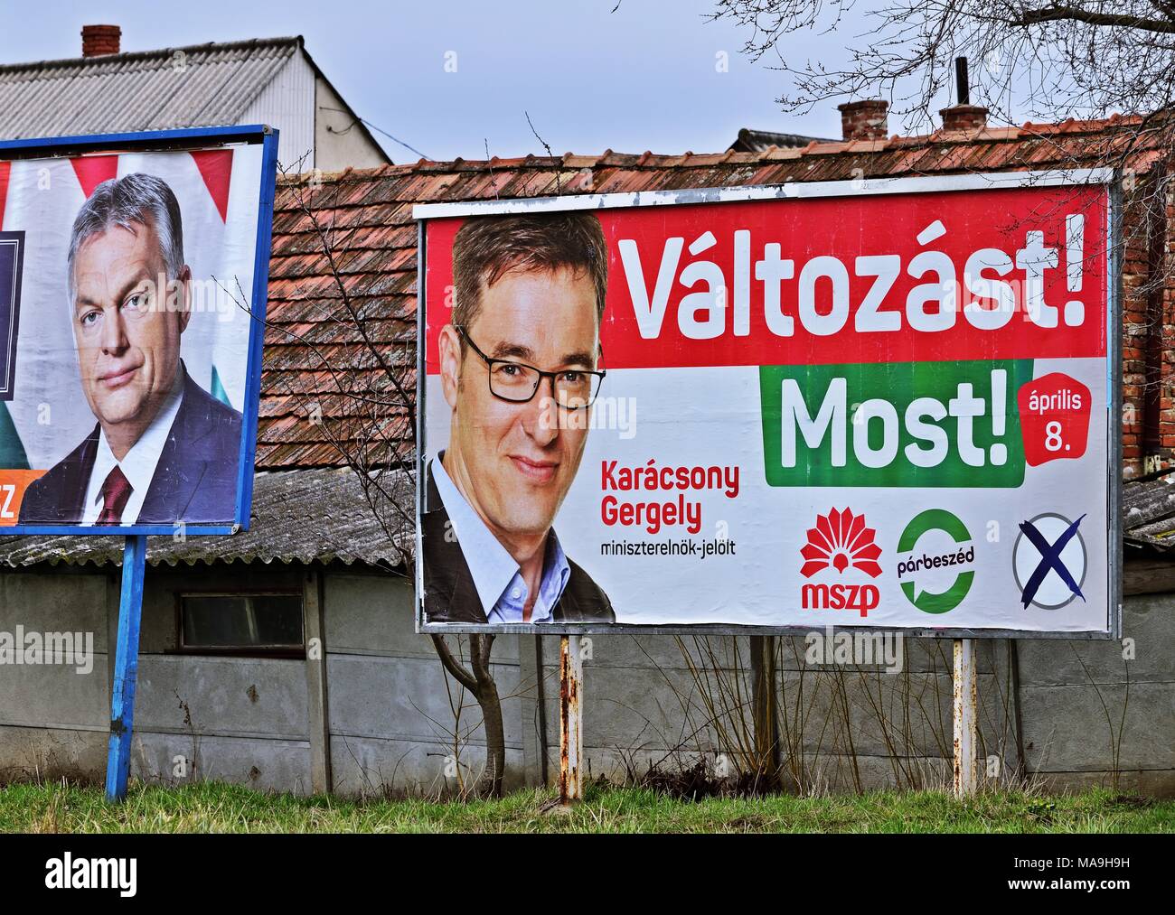 Plakate für die parlamentarische Wahlen in Ungarn Stockfoto