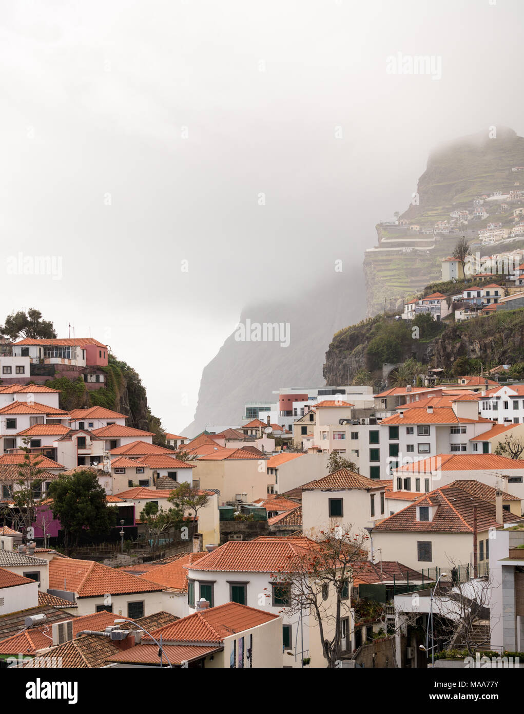 Klippen außerhalb Camara de Lobos in Madiera Stockfoto