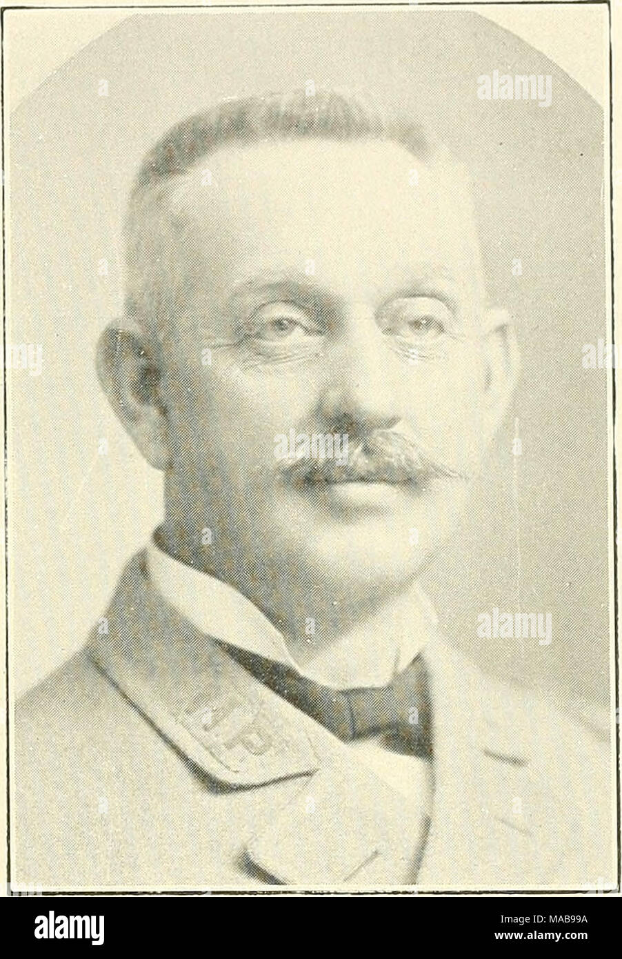 . Die treibende Vereine der Großraum Boston. . JOHN S. ÖLINDUSTRIELLE Supt. von Charles River Speedway. Seine harte "Arbeit gemacht Die Anlage ideal für den Amateur Reiter der Club am Abend des 14. Januar, und die folgenden Offiziere wurden für die en-klagt Jahr: Präsident, G. Beten Smith; Hon-Orary Präsidenten, C.H.Belledeu und F. C. Garmon; Vizepräsidenten, John Shepard gewählt. W. D. Hunt, J^ M.Johnson, A. H. Parker, G.G.Hall, Chauncy Sears, A.-W. Hastings, Krieg-ren Kimball, Frank Burke, Fred H. Faltenbälge, C.B. Holden, L.F. Sanborn, C.G. Newcomb, und G. A. Gesetz; Sekretärin, W. L. Duntley; treasur Stockfoto